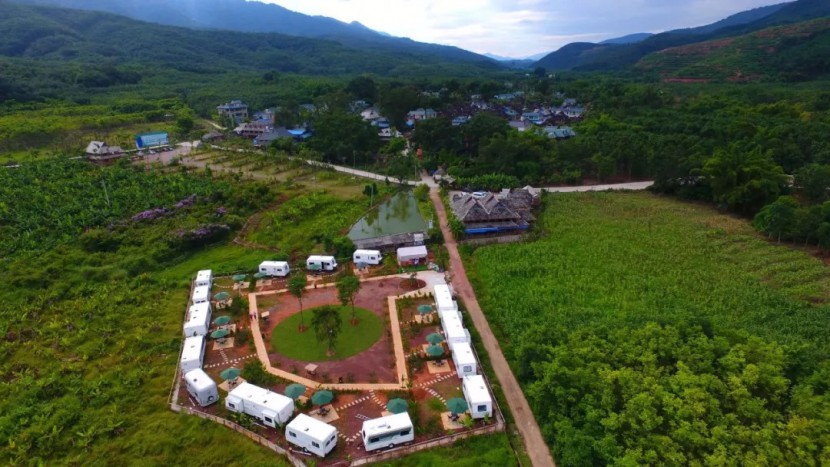 版纳曼掌房车营地